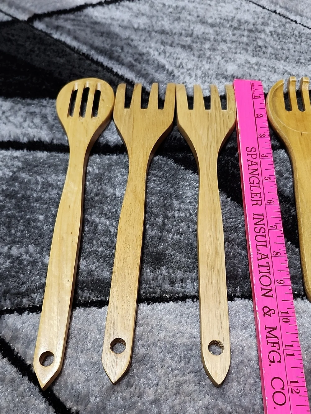 ASSORTED KITCHEN WOODEN SEVING/COOKING UTENSILS SET-OF-5